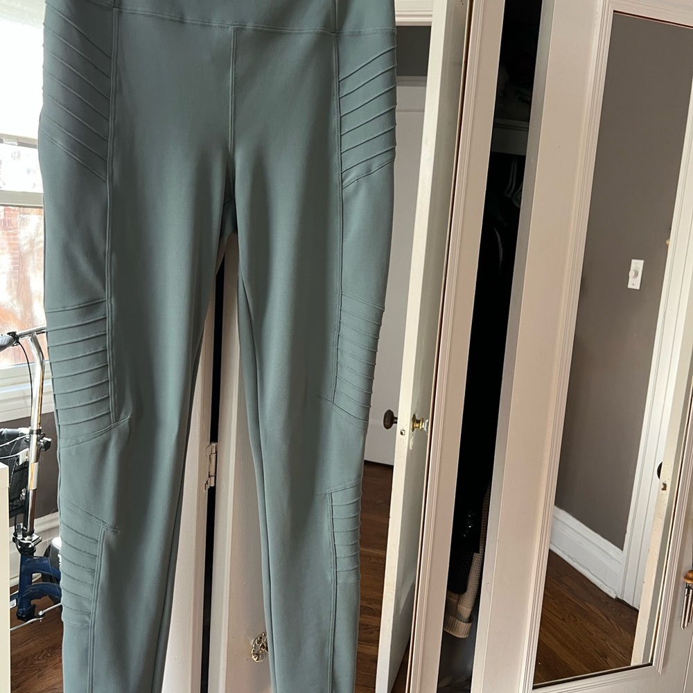Athleta Women's Leggings in Sage Green